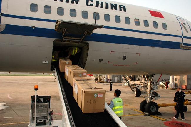 成都到哈密空運,航空當日達,機場空運